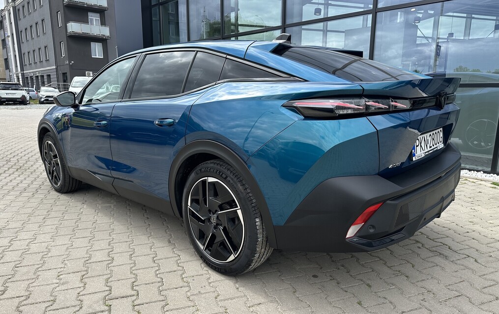 Peugeot 408